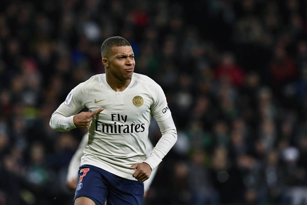 世体民调：巴萨会员选择买断拉什福德、不和莱万续约的人占多数